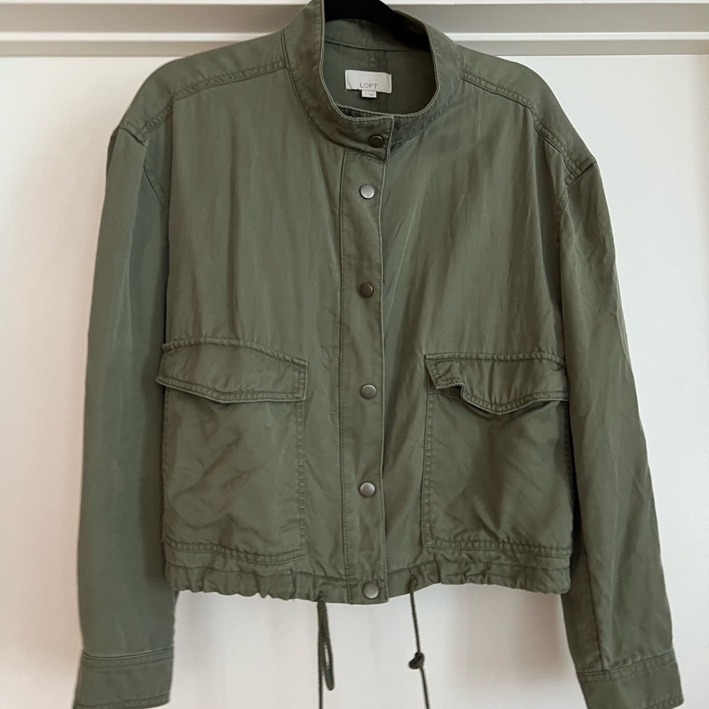 LOFT Green Cropped Utility Jacket with Stand-Up Collar and Drawstring Waist